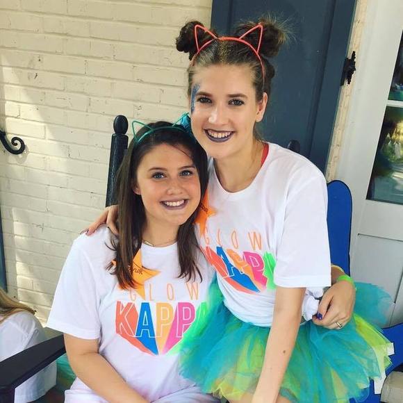 Meet your Posher, Taylor - Picture 1 of 1